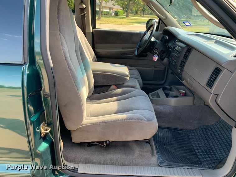 image for item DM1831 2001 Dodge Dakota SLT Club Cab pickup truck