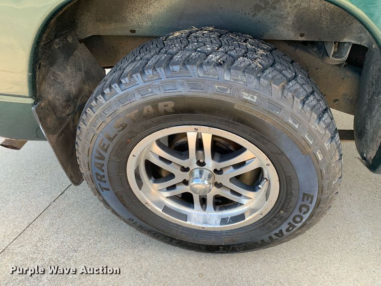 image for item DM1831 2001 Dodge Dakota SLT Club Cab pickup truck