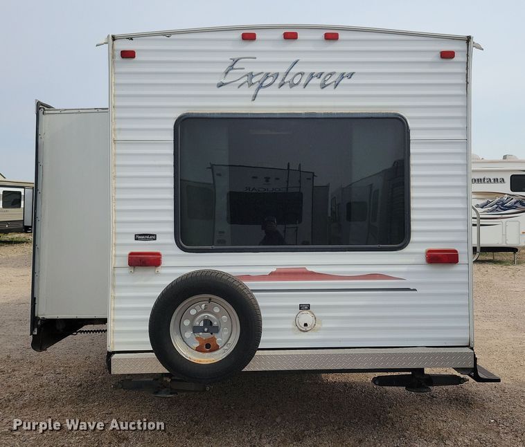 image for item DN3587 2005 Frontier  Explorer M315 camper