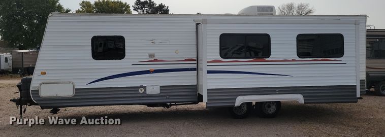 image for item DN3587 2005 Frontier  Explorer M315 camper