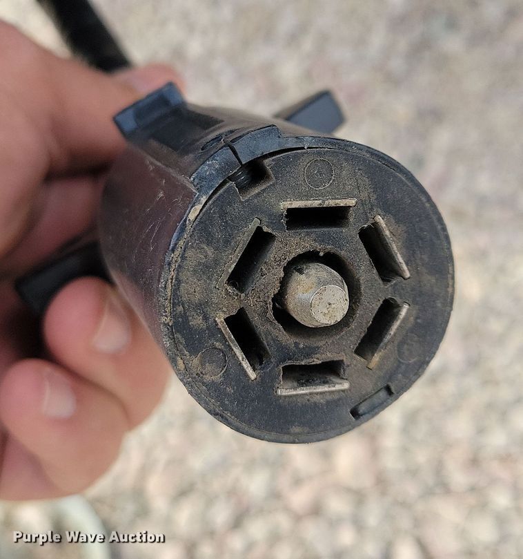 image for item DN3587 2005 Frontier  Explorer M315 camper