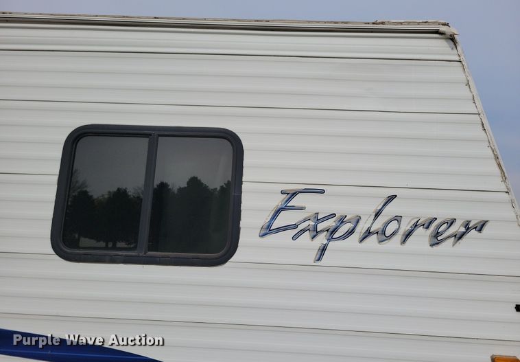 image for item DN3587 2005 Frontier  Explorer M315 camper