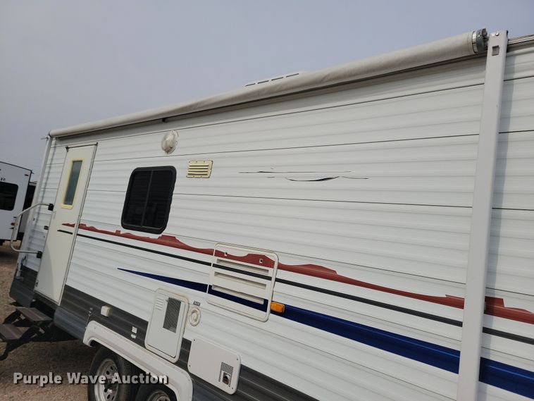 image for item DN3587 2005 Frontier  Explorer M315 camper