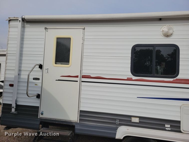 image for item DN3587 2005 Frontier  Explorer M315 camper