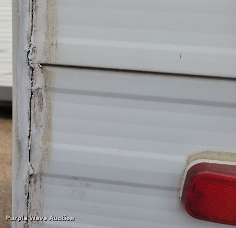 image for item DN3587 2005 Frontier  Explorer M315 camper