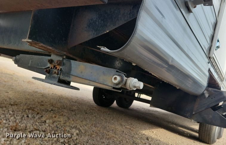 image for item DN3587 2005 Frontier  Explorer M315 camper