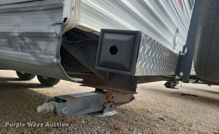 image for item DN3587 2005 Frontier  Explorer M315 camper