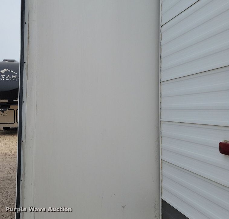 image for item DN3587 2005 Frontier  Explorer M315 camper