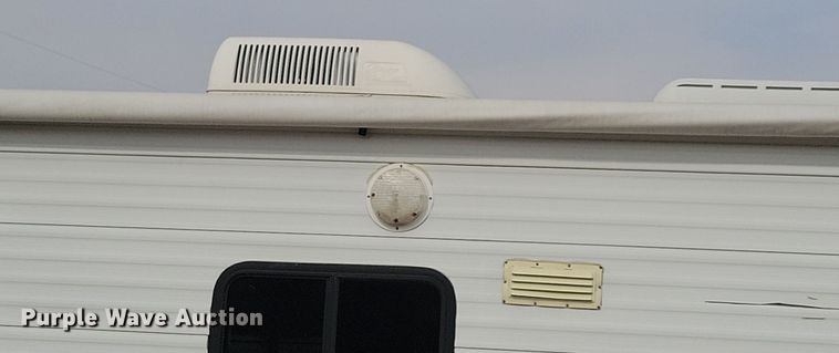 image for item DN3587 2005 Frontier  Explorer M315 camper