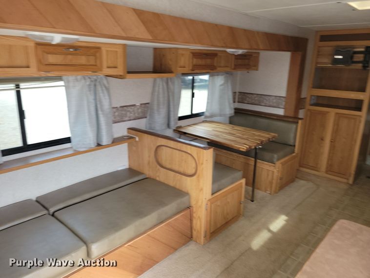 image for item DN3587 2005 Frontier  Explorer M315 camper