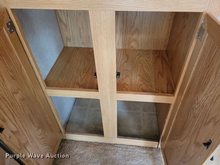 image for item DN3587 2005 Frontier  Explorer M315 camper