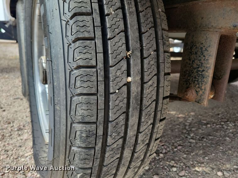 image for item DN3587 2005 Frontier  Explorer M315 camper