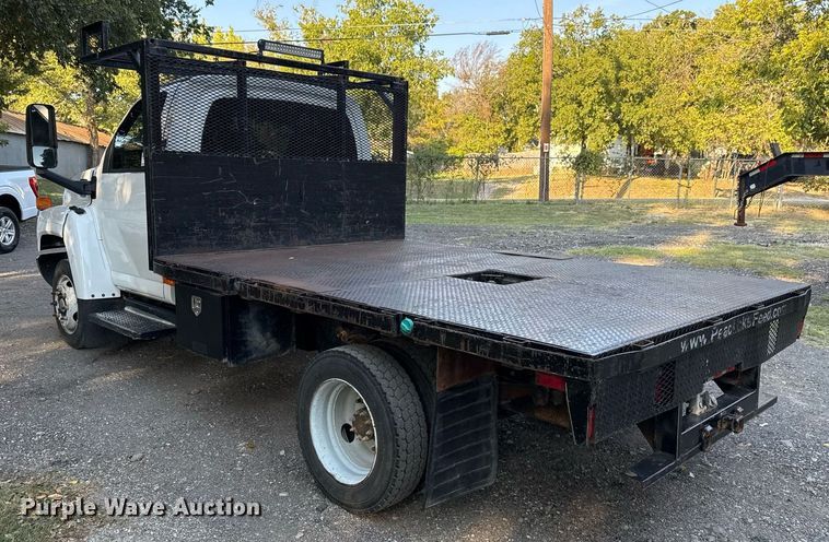 image for item DO2559 2005 Chevrolet  C4500 flatbed truck