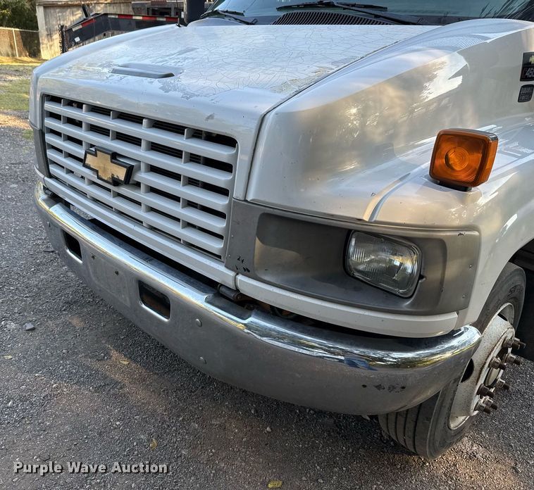 image for item DO2559 2005 Chevrolet  C4500 flatbed truck