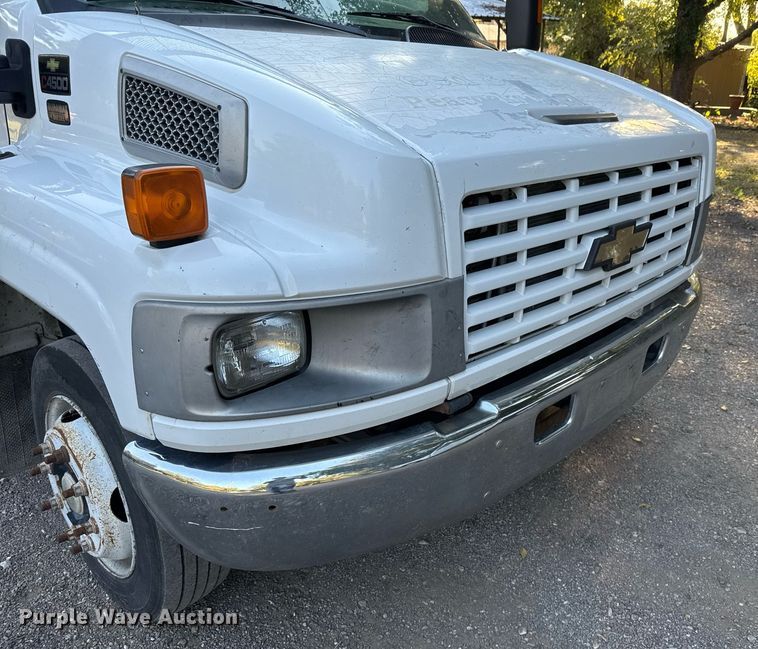 image for item DO2559 2005 Chevrolet  C4500 flatbed truck