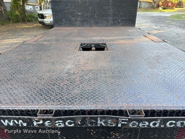 image for item DO2559 2005 Chevrolet  C4500 flatbed truck