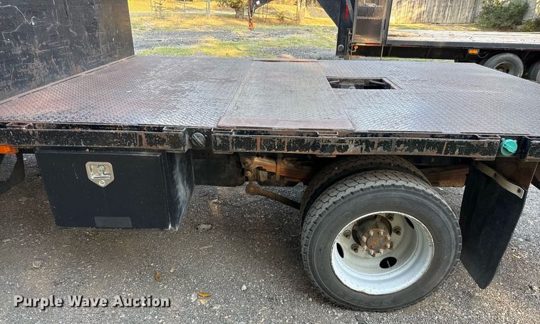 image for item DO2559 2005 Chevrolet  C4500 flatbed truck
