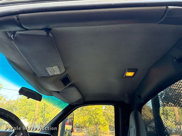 image for item DO2559 2005 Chevrolet  C4500 flatbed truck