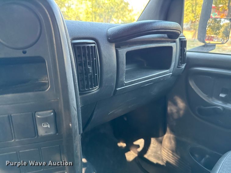 image for item DO2559 2005 Chevrolet  C4500 flatbed truck