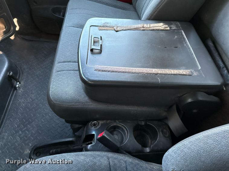 image for item DO2559 2005 Chevrolet  C4500 flatbed truck