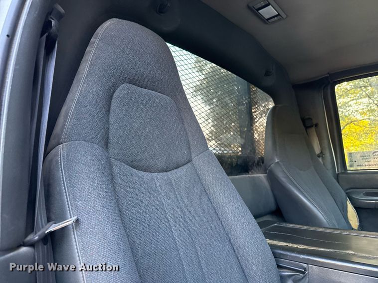 image for item DO2559 2005 Chevrolet  C4500 flatbed truck