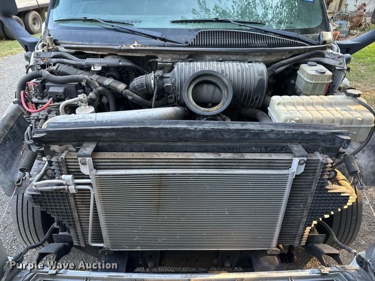 image for item DO2559 2005 Chevrolet  C4500 flatbed truck