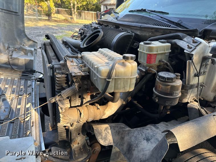 image for item DO2559 2005 Chevrolet  C4500 flatbed truck