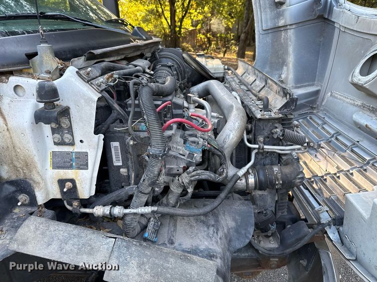 image for item DO2559 2005 Chevrolet  C4500 flatbed truck