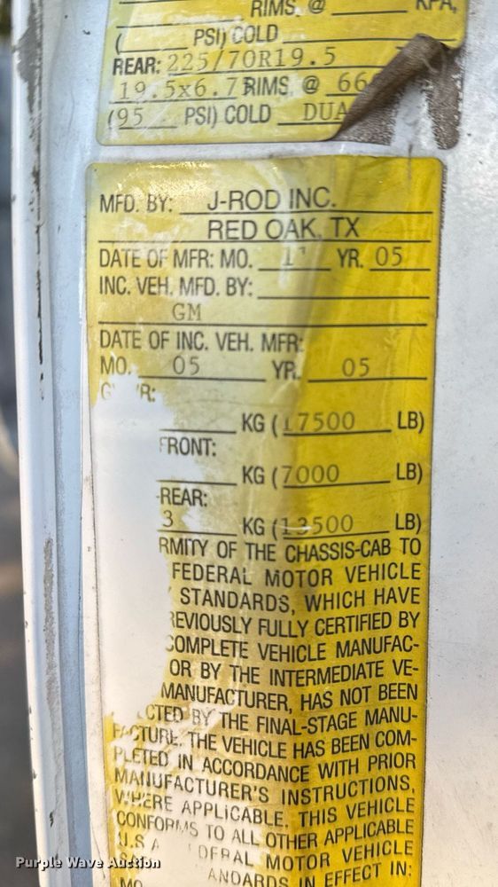 image for item DO2559 2005 Chevrolet  C4500 flatbed truck