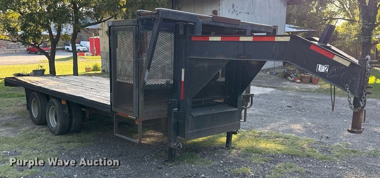 image for item DO2560 2013 Texas Pride FT820520KGN flatbed trailer