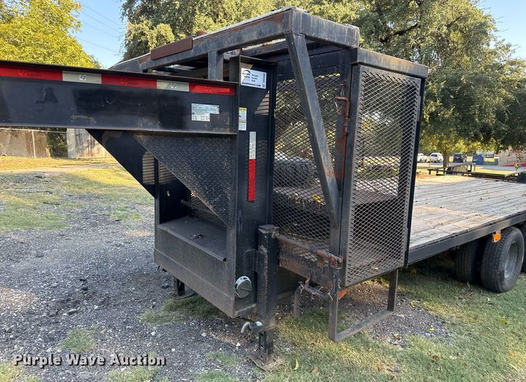 image for item DO2560 2013 Texas Pride FT820520KGN flatbed trailer