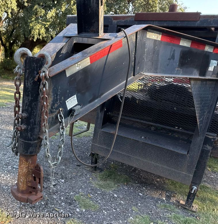 image for item DO2560 2013 Texas Pride FT820520KGN flatbed trailer