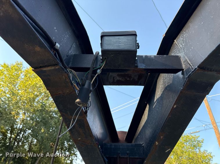 image for item DO2560 2013 Texas Pride FT820520KGN flatbed trailer