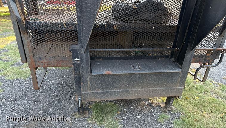 image for item DO2560 2013 Texas Pride FT820520KGN flatbed trailer