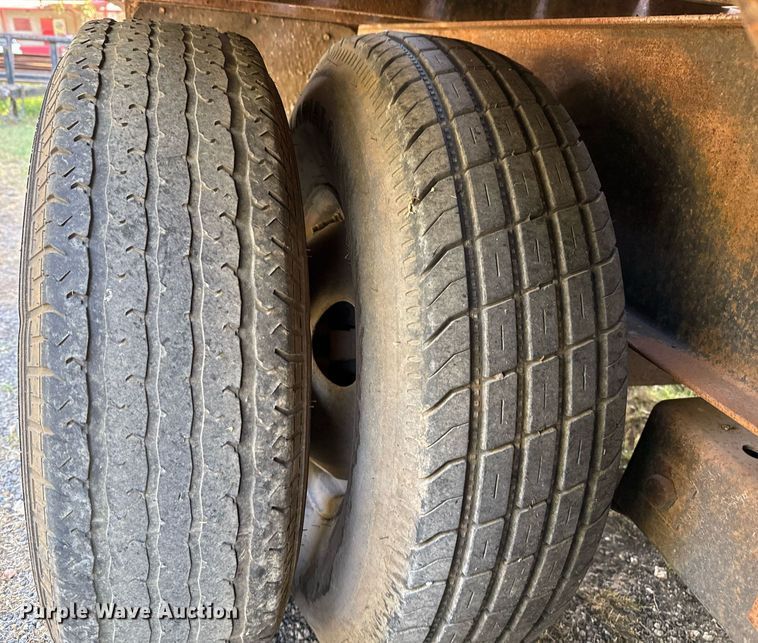 image for item DO2560 2013 Texas Pride FT820520KGN flatbed trailer