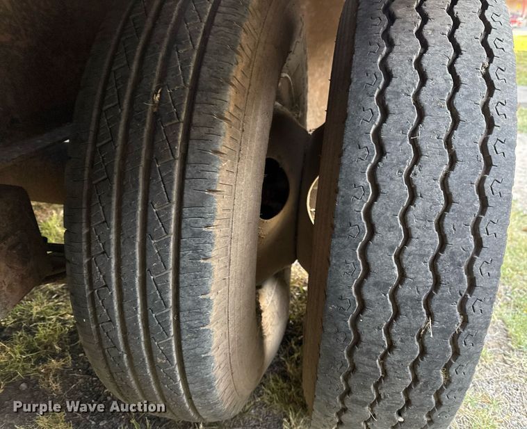 image for item DO2560 2013 Texas Pride FT820520KGN flatbed trailer