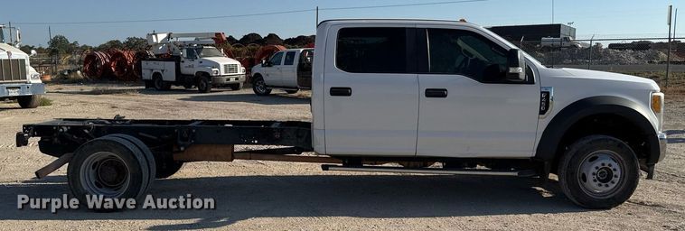 image for item DO2565 2017 Ford F450 Super Duty XL truck cab and chassis