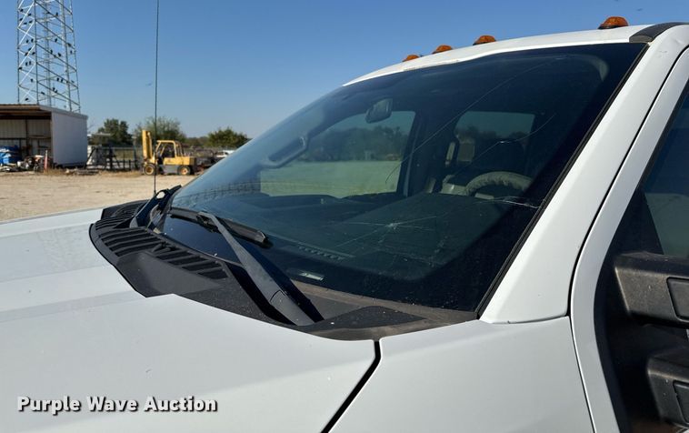 image for item DO2565 2017 Ford F450 Super Duty XL truck cab and chassis