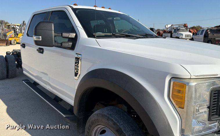 image for item DO2565 2017 Ford F450 Super Duty XL truck cab and chassis