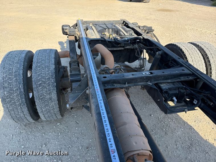 image for item DO2565 2017 Ford F450 Super Duty XL truck cab and chassis