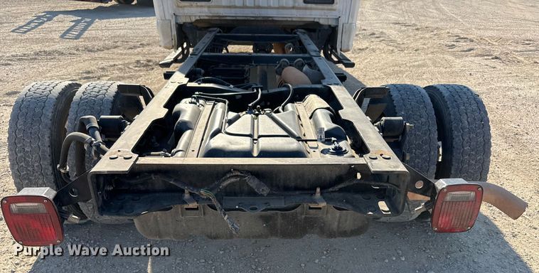 image for item DO2565 2017 Ford F450 Super Duty XL truck cab and chassis