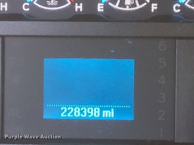 image for item DO2565 2017 Ford F450 Super Duty XL truck cab and chassis