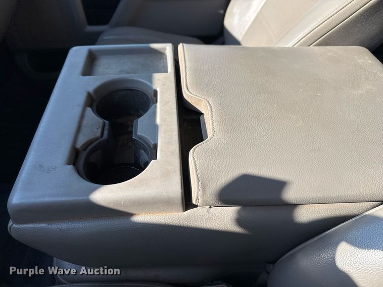 image for item DO2565 2017 Ford F450 Super Duty XL truck cab and chassis