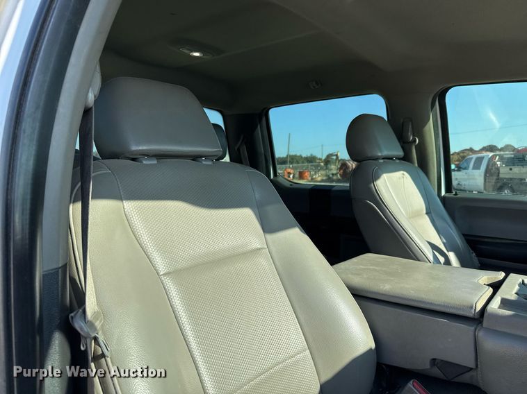 image for item DO2565 2017 Ford F450 Super Duty XL truck cab and chassis