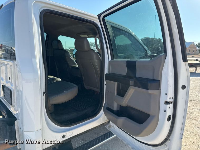 image for item DO2565 2017 Ford F450 Super Duty XL truck cab and chassis