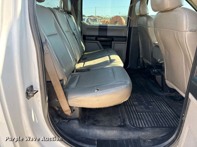 image for item DO2565 2017 Ford F450 Super Duty XL truck cab and chassis