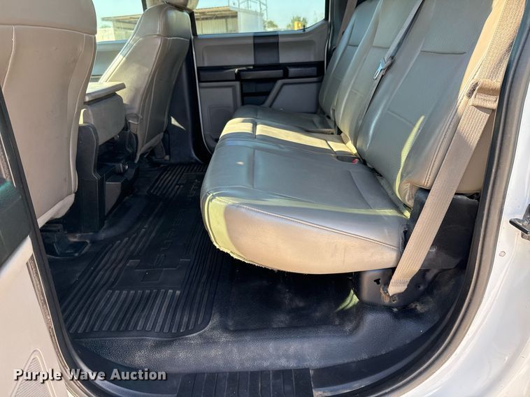 image for item DO2565 2017 Ford F450 Super Duty XL truck cab and chassis