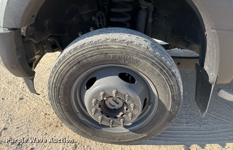 image for item DO2565 2017 Ford F450 Super Duty XL truck cab and chassis