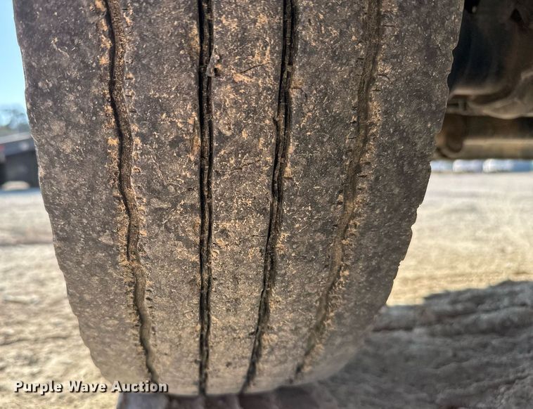 image for item DO2565 2017 Ford F450 Super Duty XL truck cab and chassis