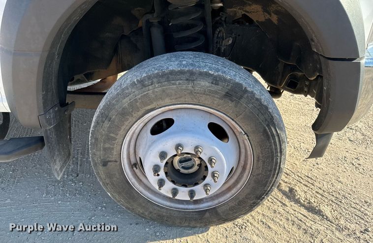 image for item DO2565 2017 Ford F450 Super Duty XL truck cab and chassis